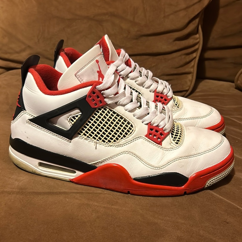 Air Jordan 4 Retro